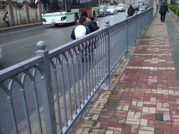 景觀護欄供應(yīng)商